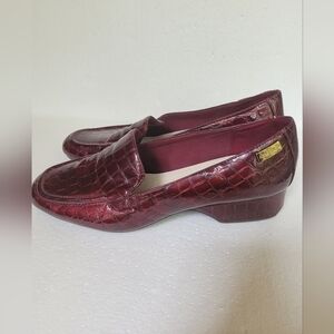 COPY - Anne Klein iflex Vittorio Loafers in Burgundy size 10 Used in excellent …